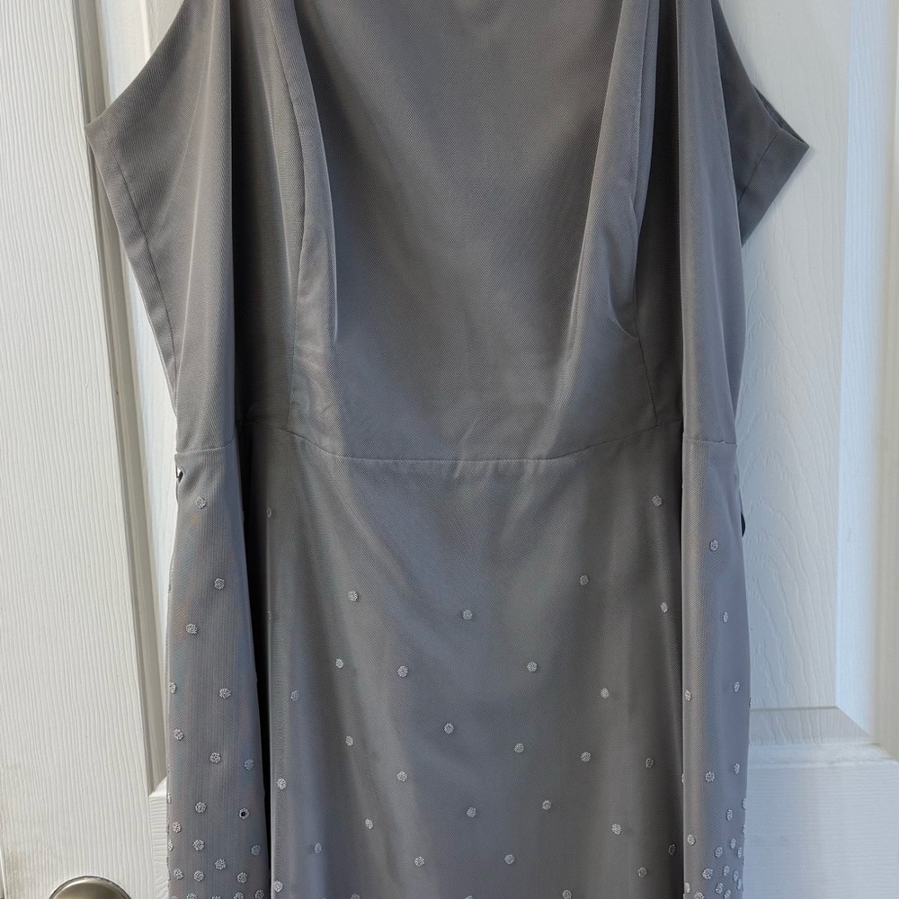 Elegant Gray Sleeveless Dress